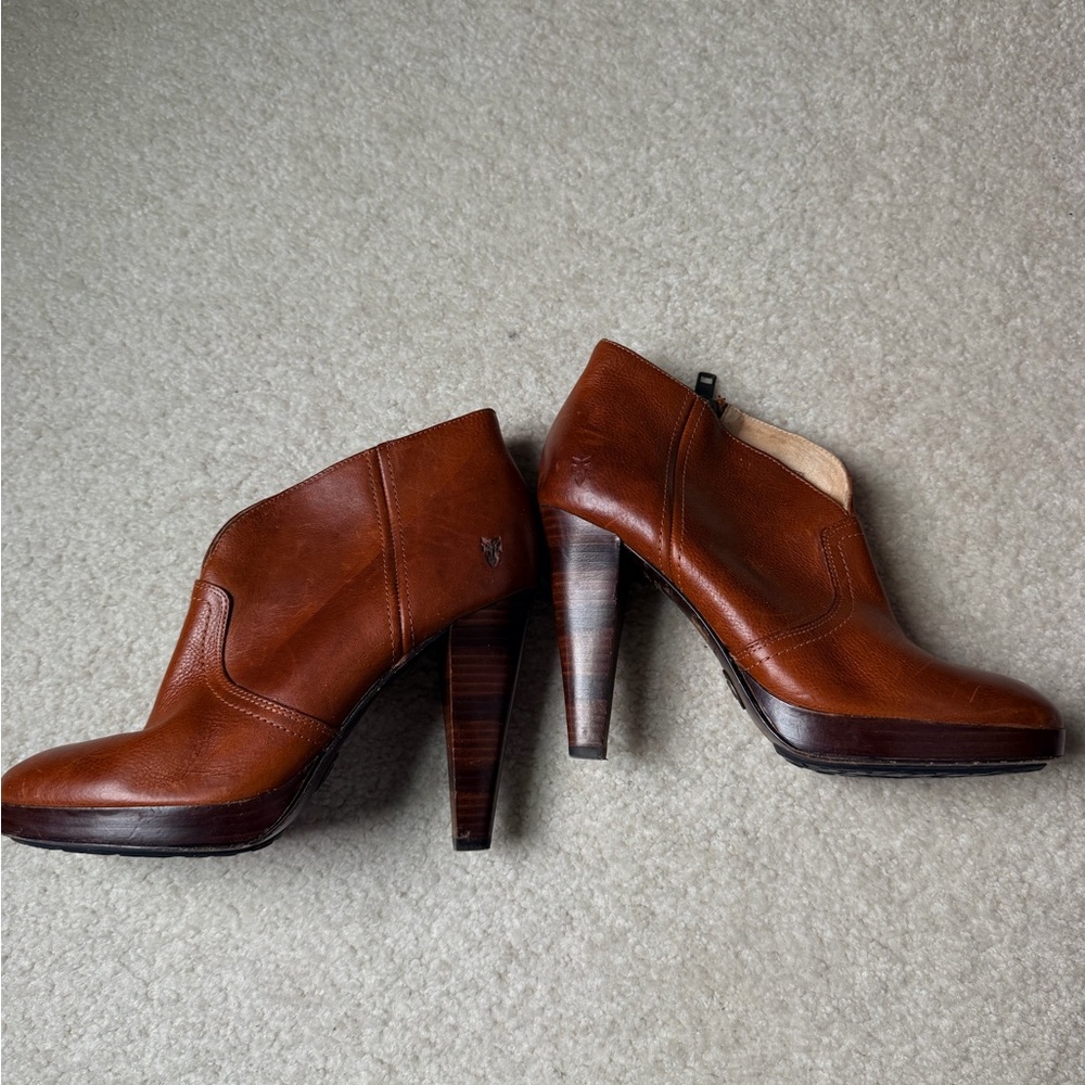 Frye Harlow Campus Leather Booties Cognac Brown Size 8.5M